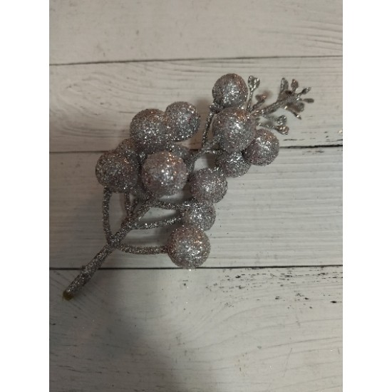 Ягоды на веточке с пайетками, цв. серебро, цена за 1 шт